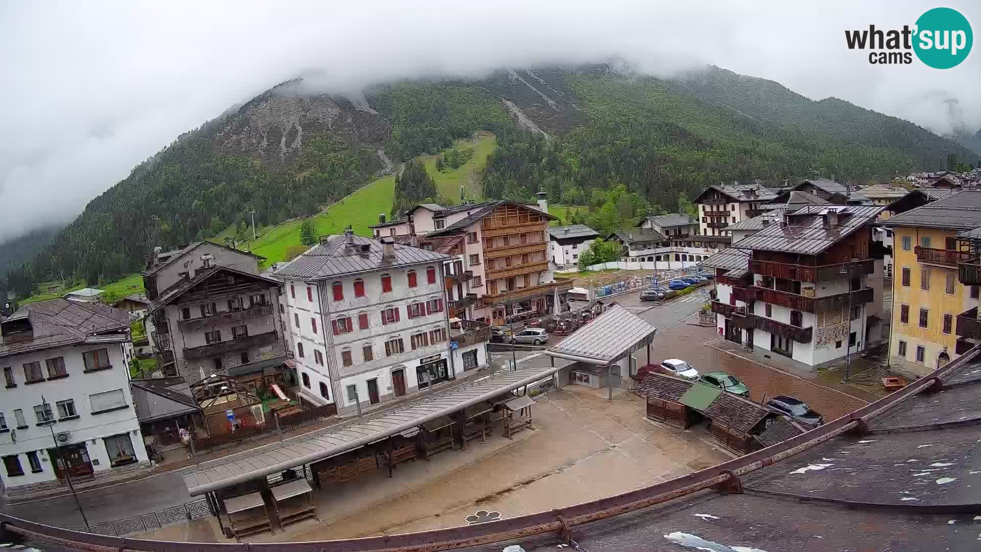 Plaza principal de Forni di Sopra
