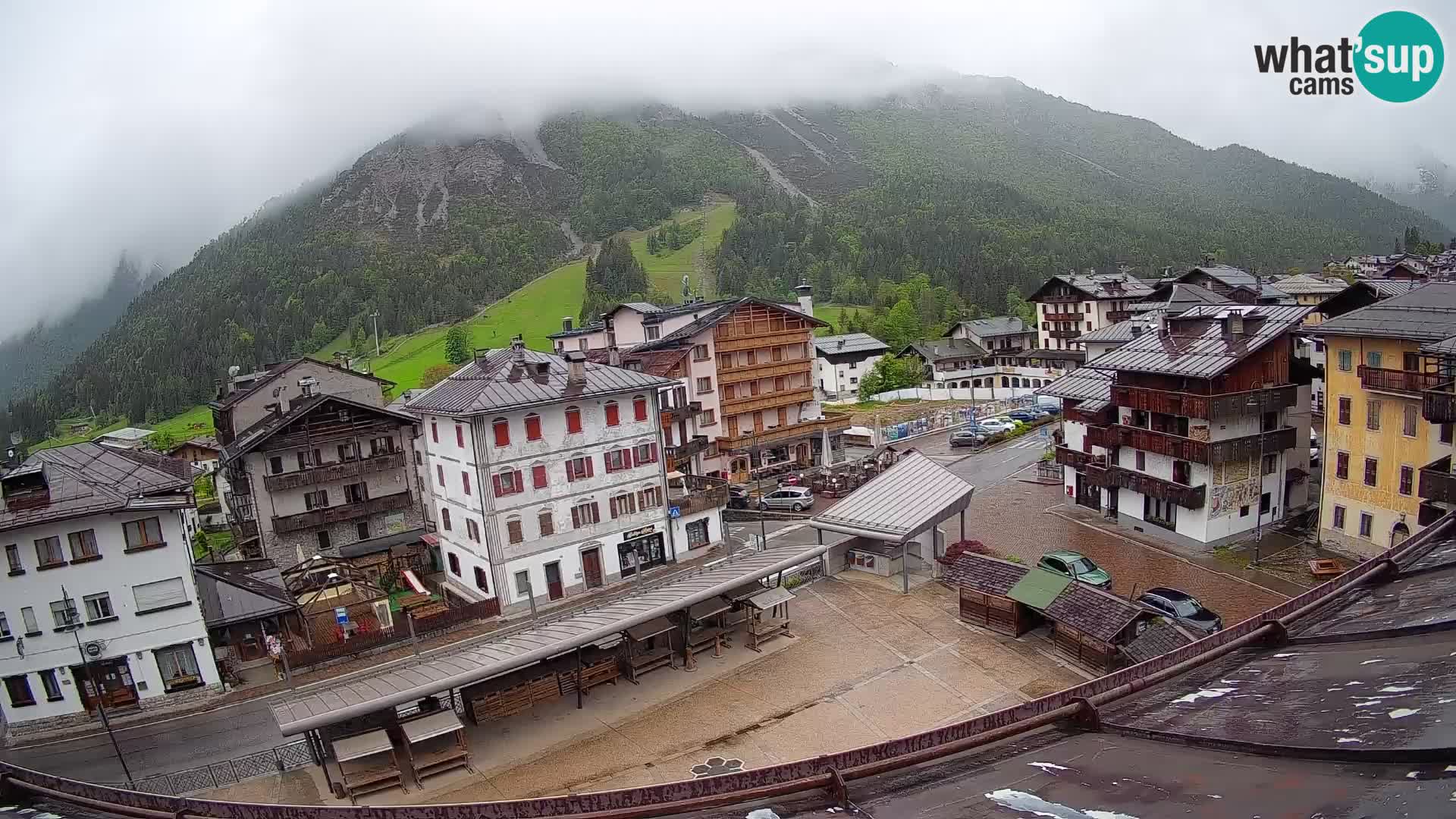 Piazza centrale di Forni di Sopra