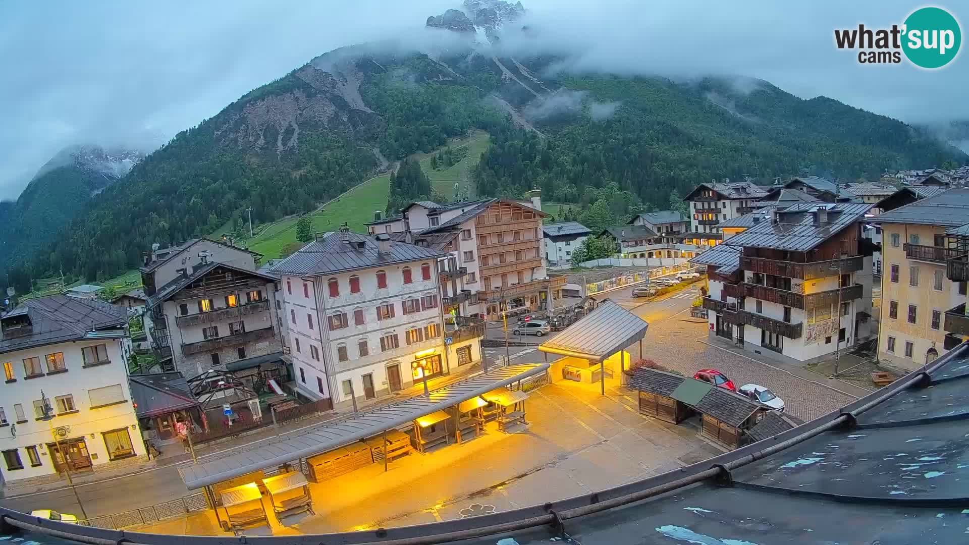 Piazza centrale di Forni di Sopra