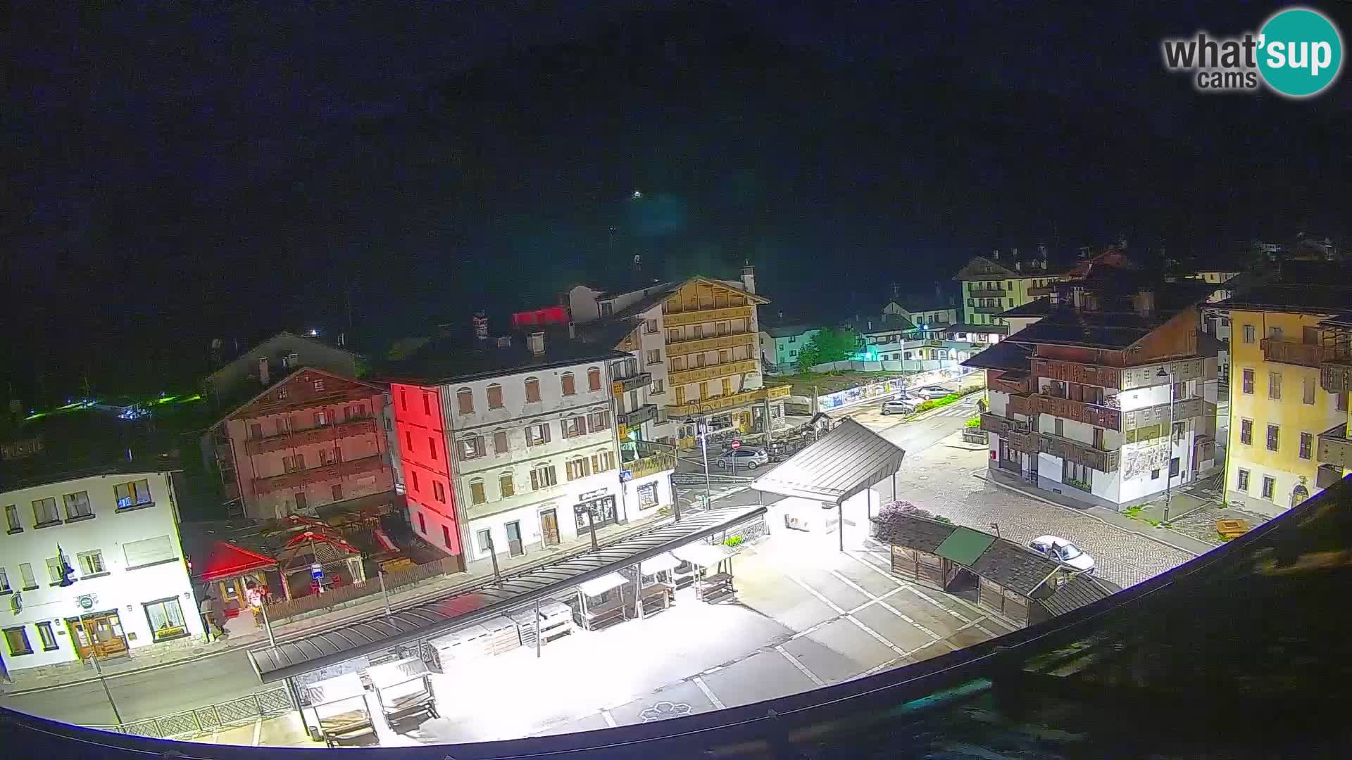 Piazza centrale di Forni di Sopra