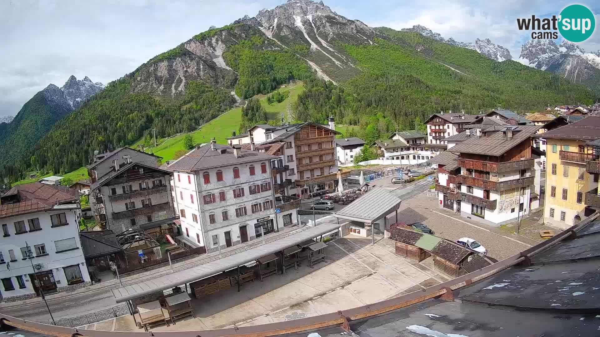 Plaza principal de Forni di Sopra