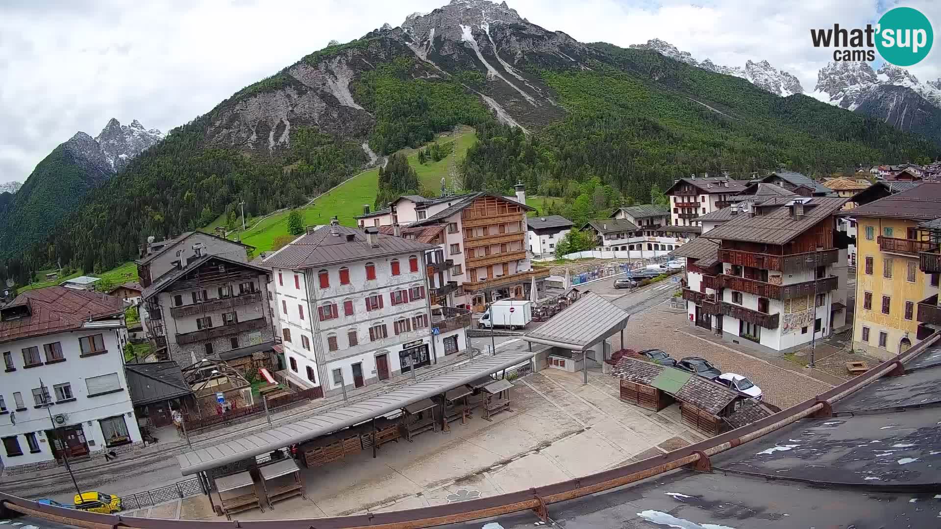 Plaza principal de Forni di Sopra