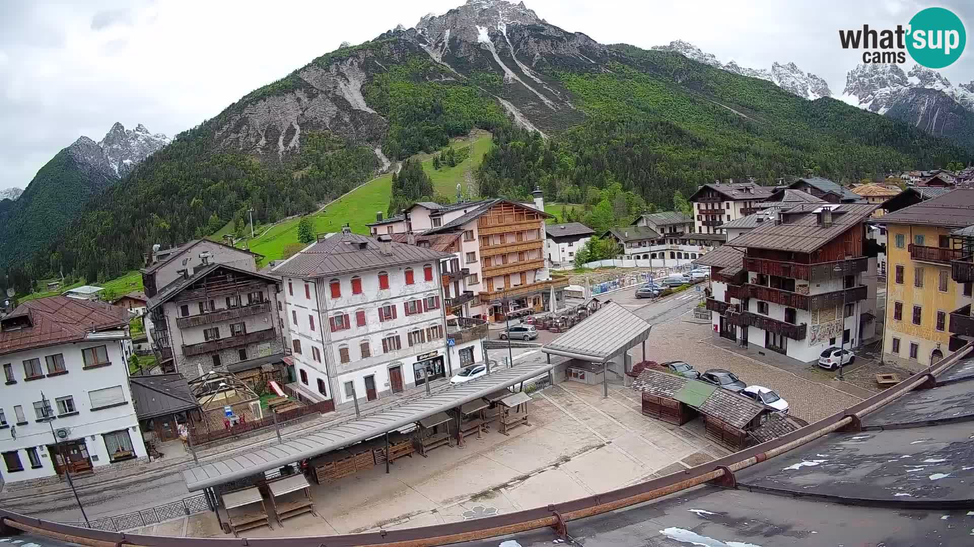 Plaza principal de Forni di Sopra