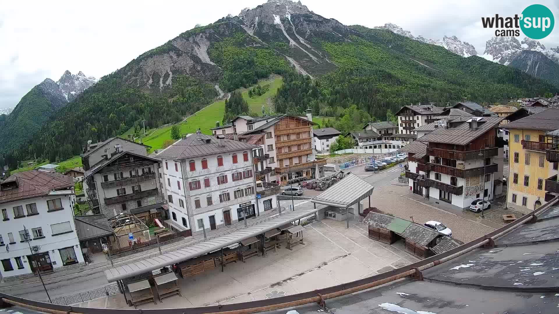 Plaza principal de Forni di Sopra