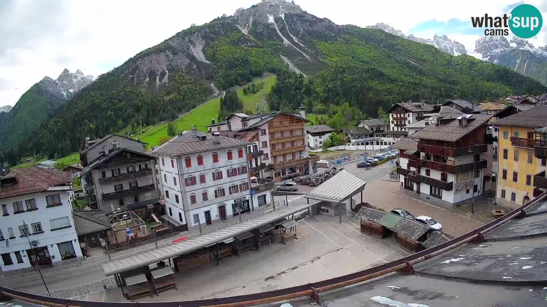 Piazza centrale di Forni di Sopra