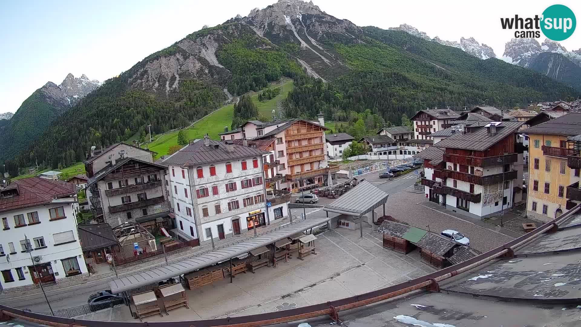 Piazza centrale di Forni di Sopra