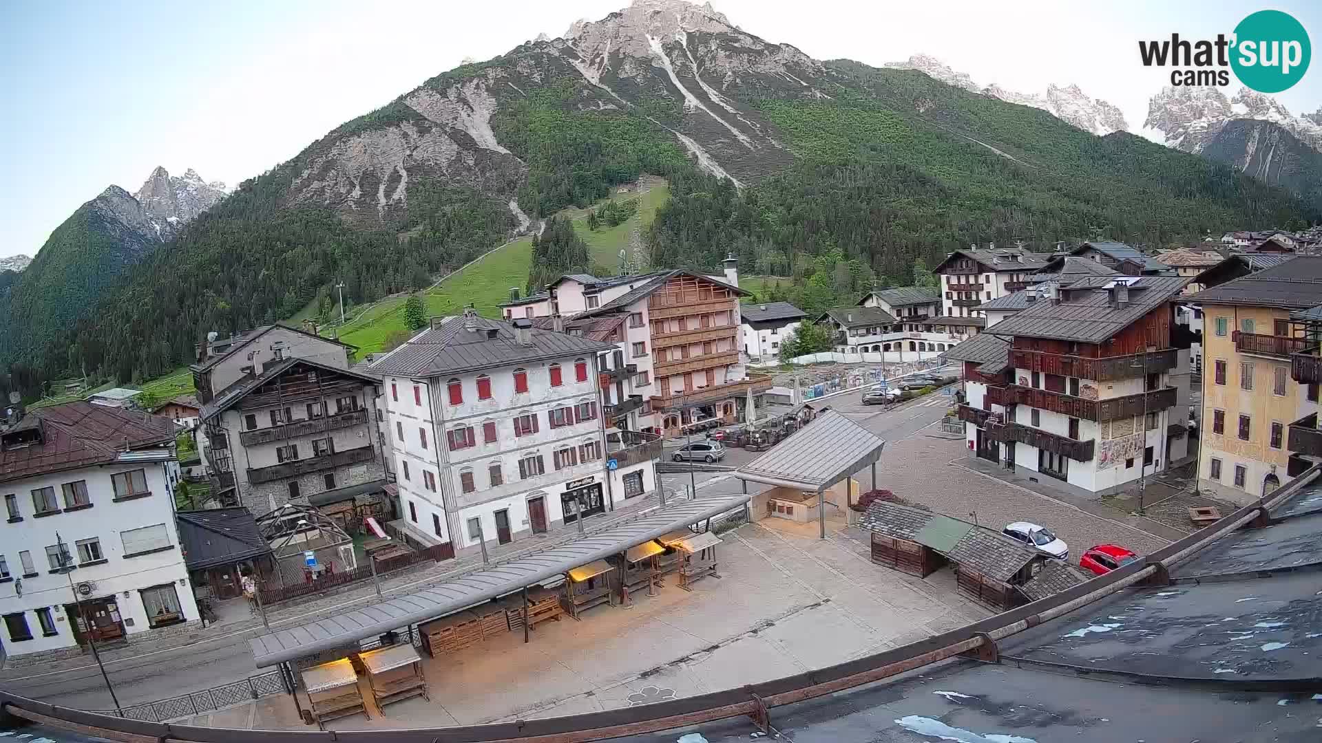 Plaza principal de Forni di Sopra