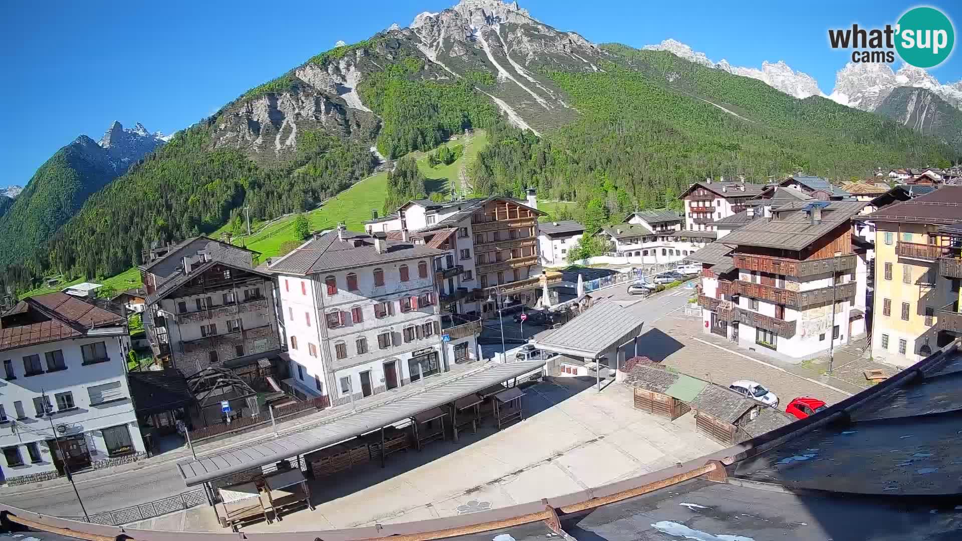 Piazza centrale di Forni di Sopra
