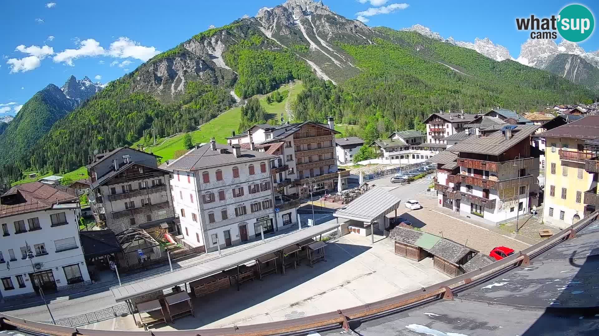 Hauptplatz von Forni di Sopra