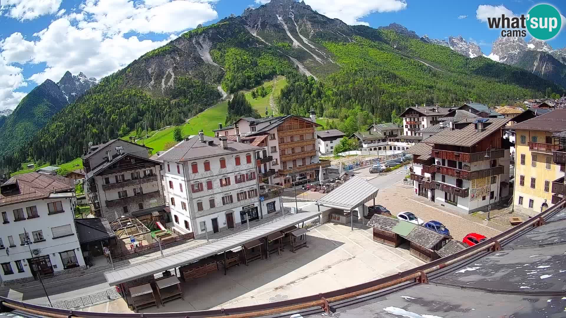 Hauptplatz von Forni di Sopra