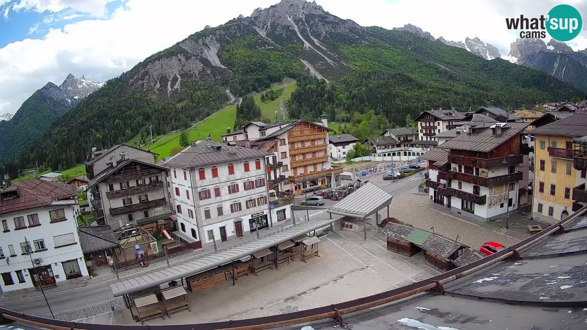Hauptplatz von Forni di Sopra