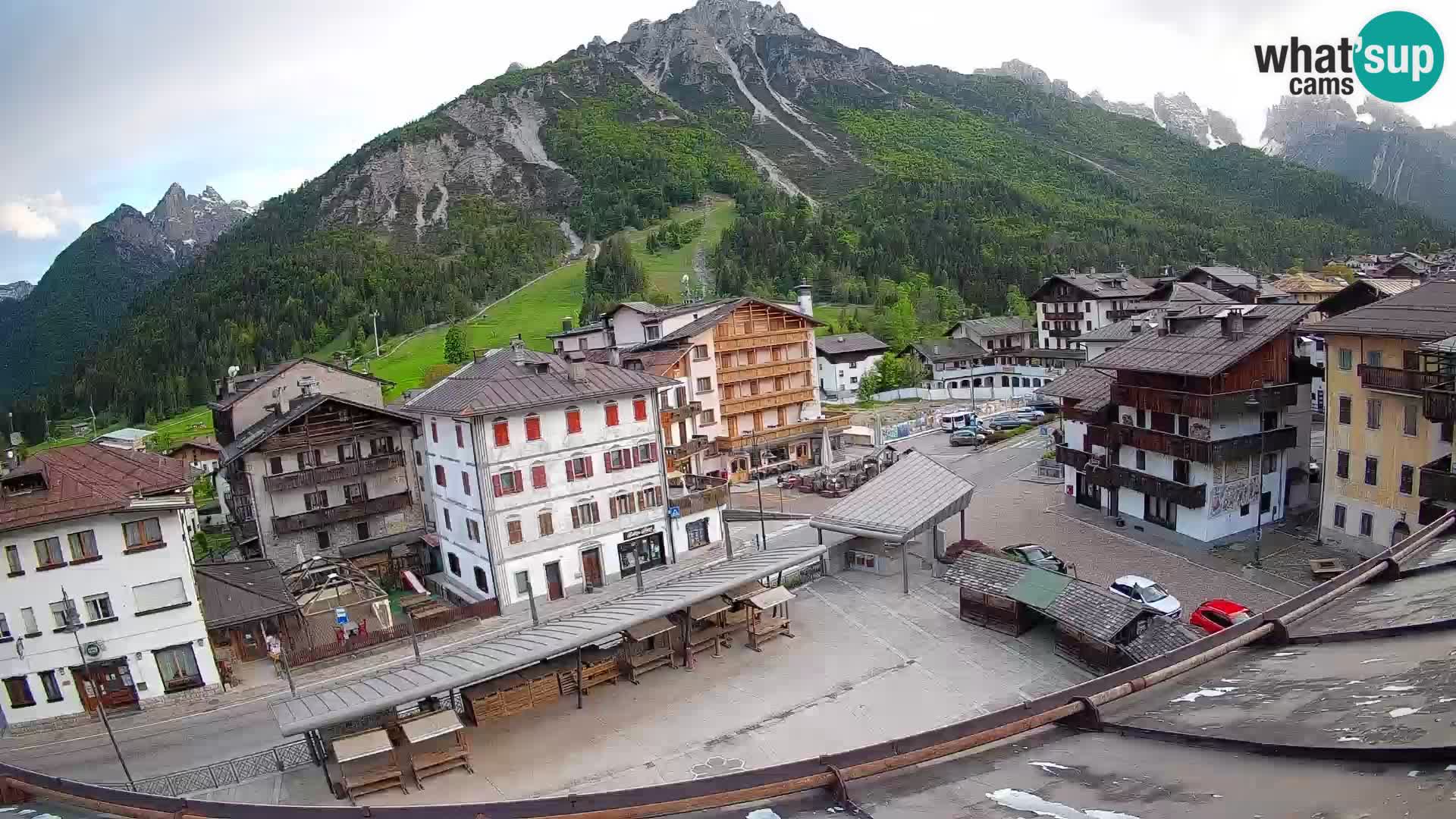 Plaza principal de Forni di Sopra