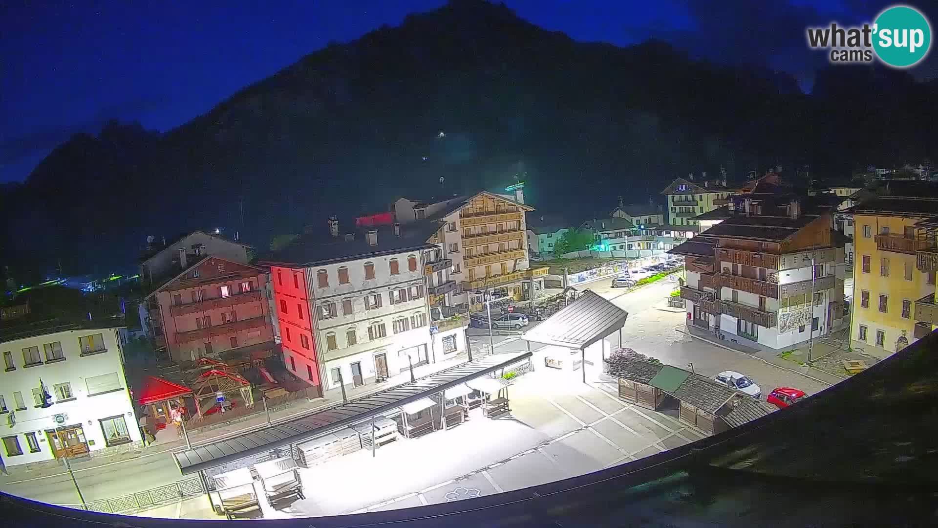 Piazza centrale di Forni di Sopra