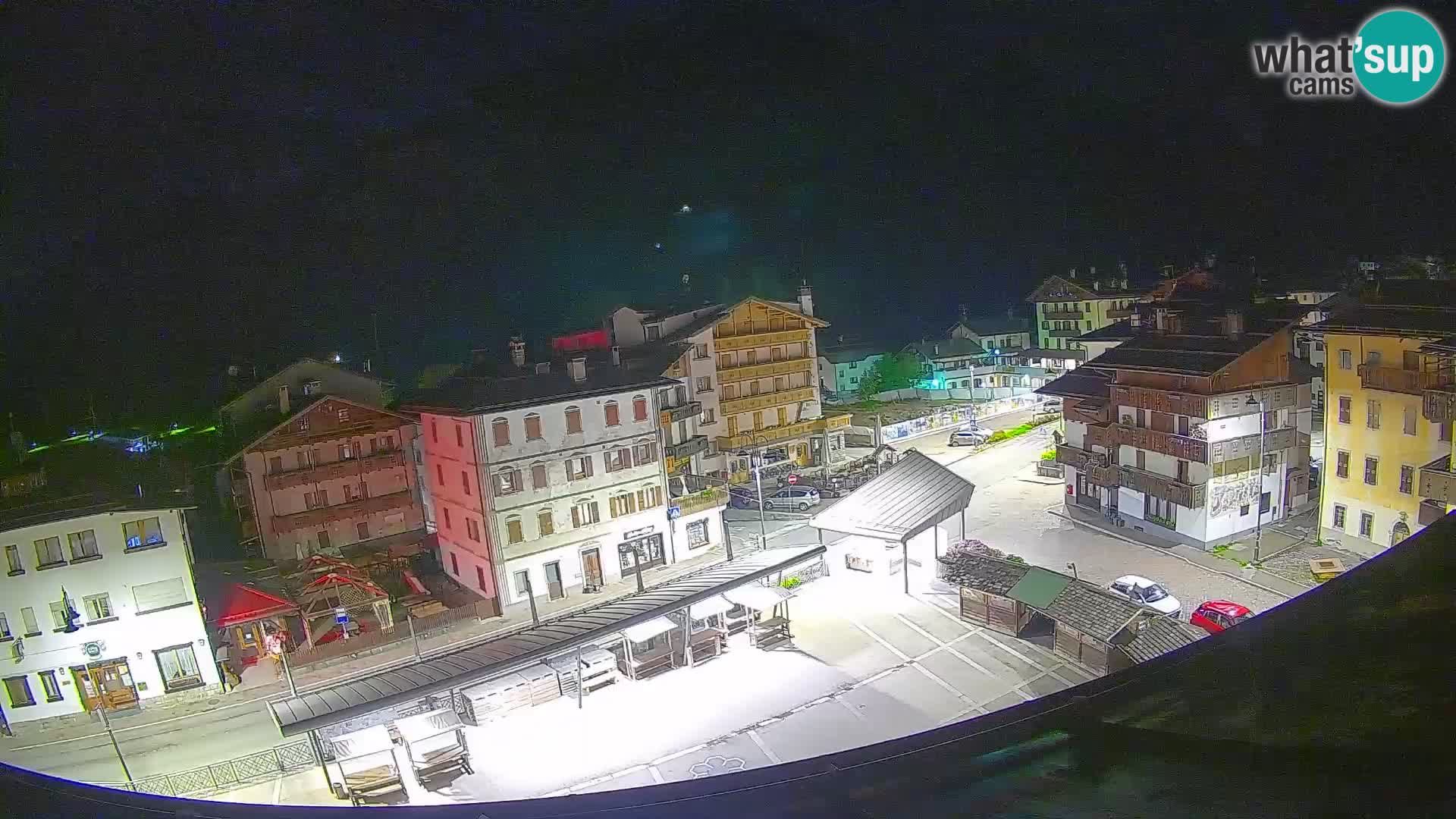 Piazza centrale di Forni di Sopra