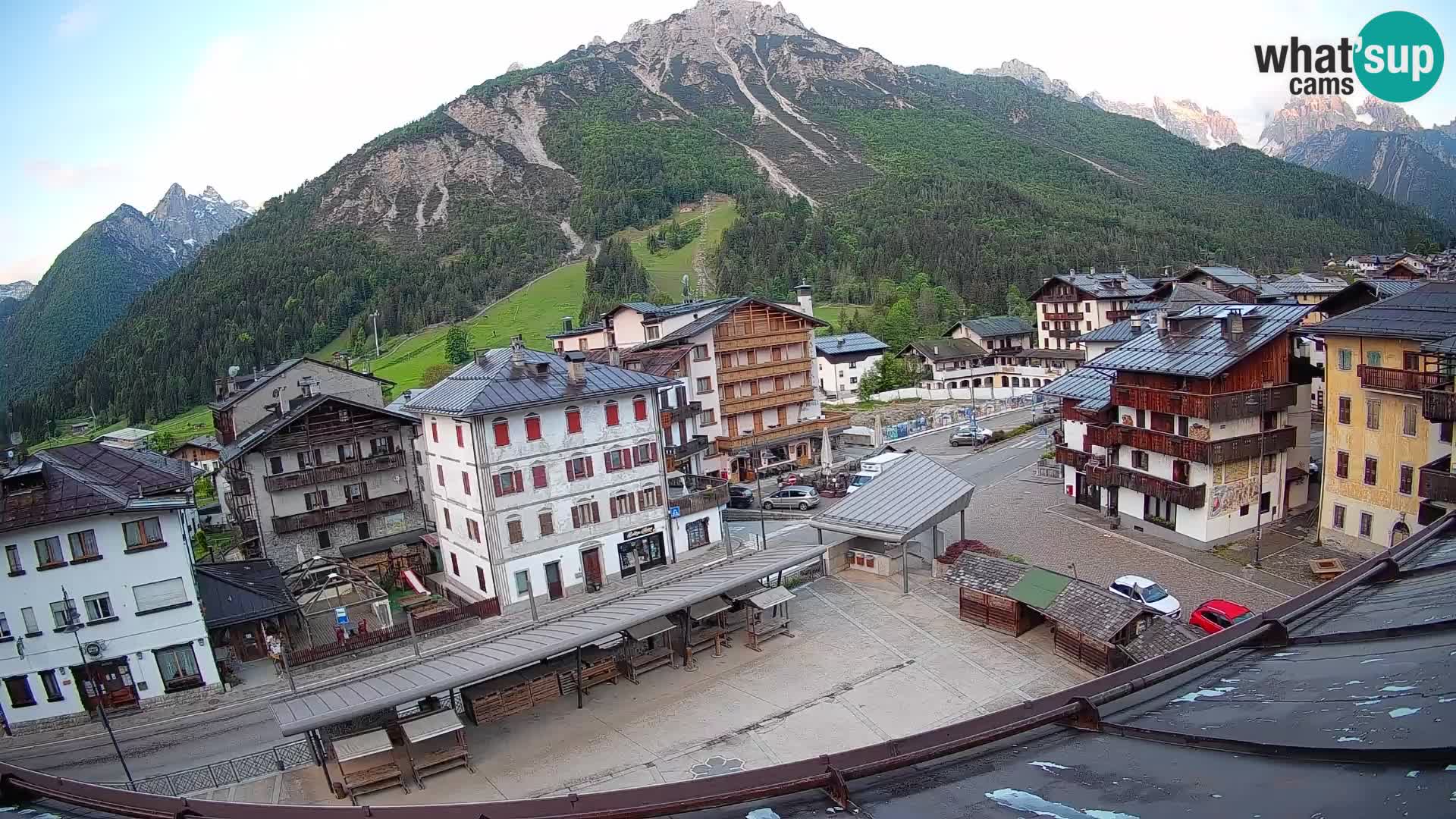 Piazza centrale di Forni di Sopra