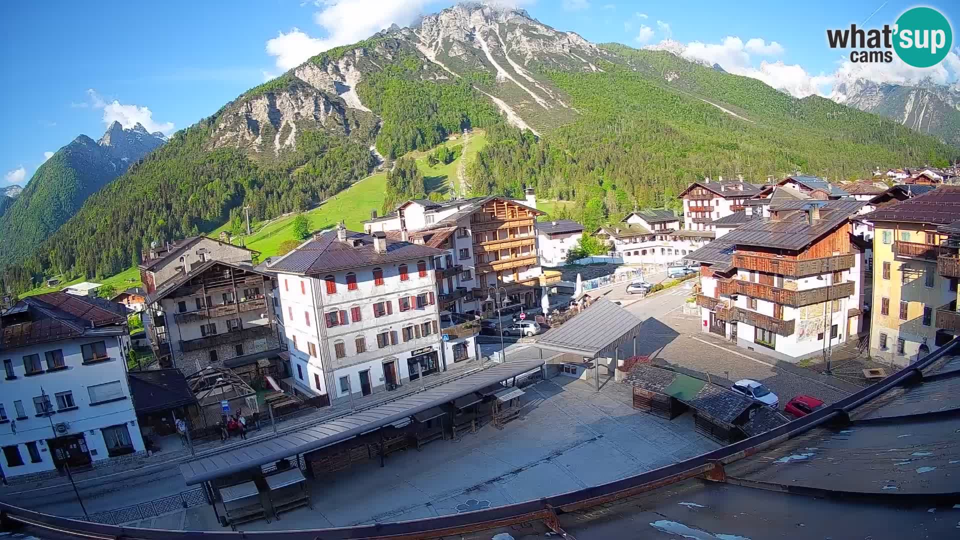 Plaza principal de Forni di Sopra