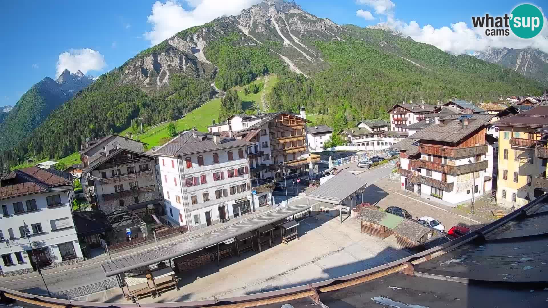 Plaza principal de Forni di Sopra
