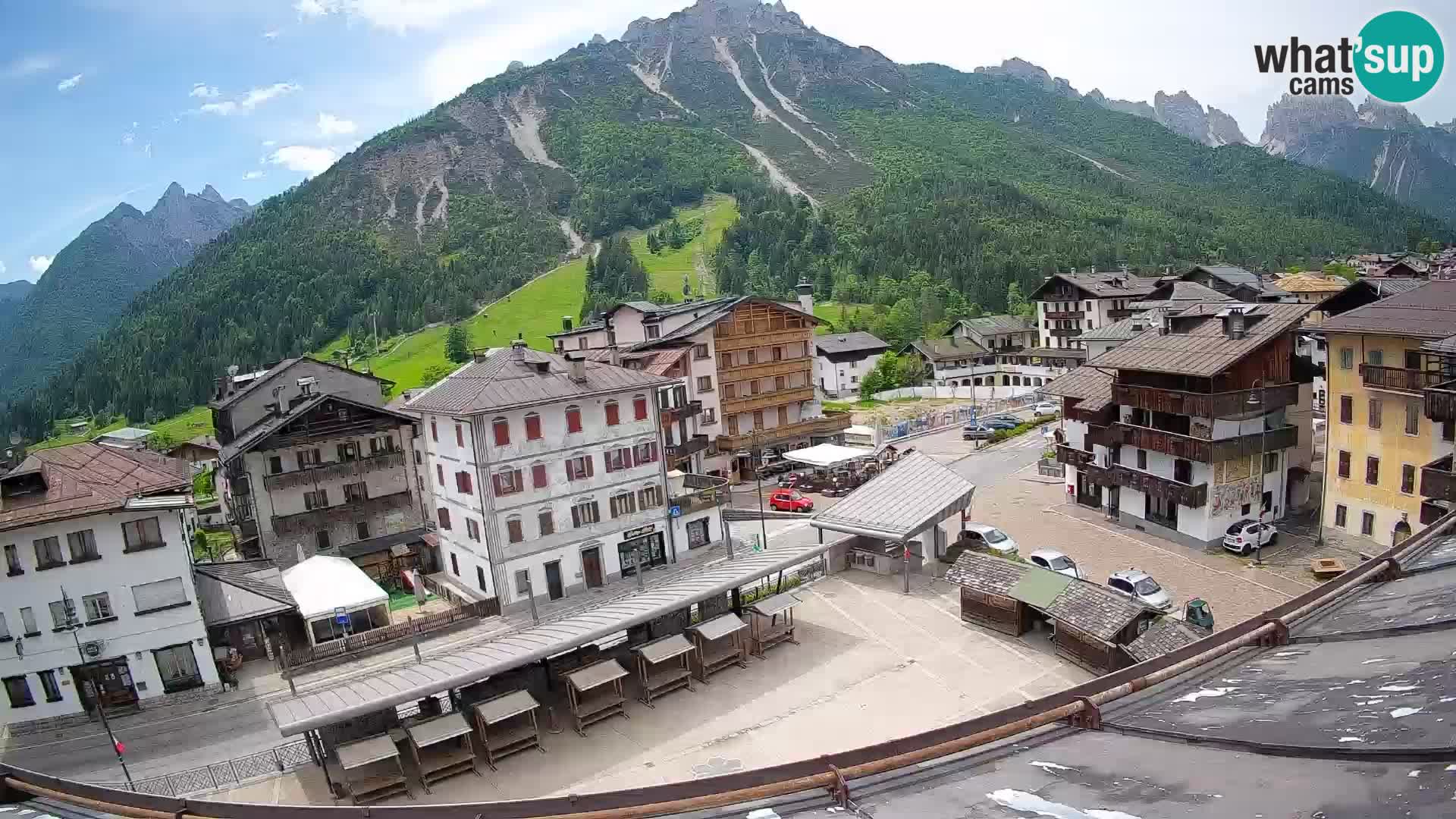 Piazza centrale di Forni di Sopra