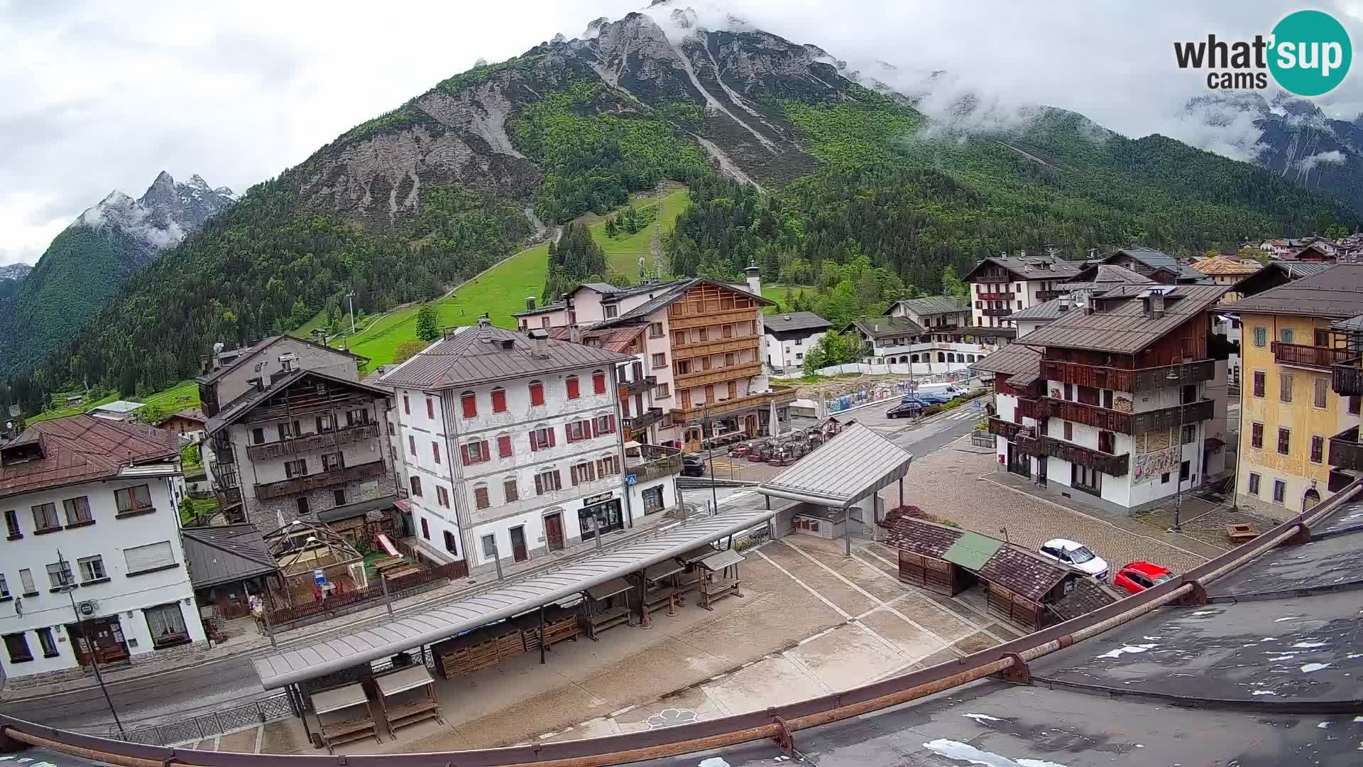 Piazza centrale di Forni di Sopra
