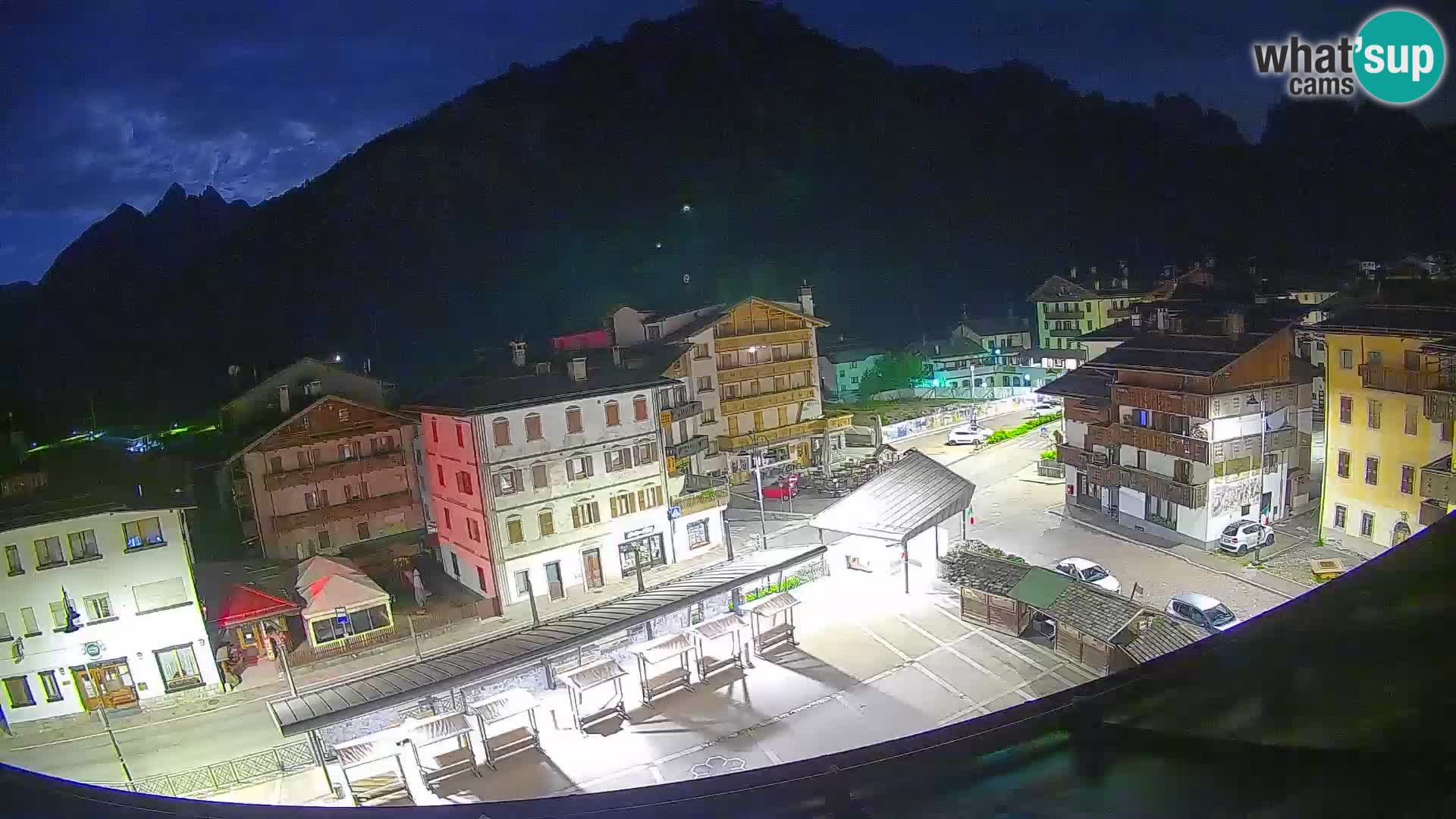 Plaza principal de Forni di Sopra