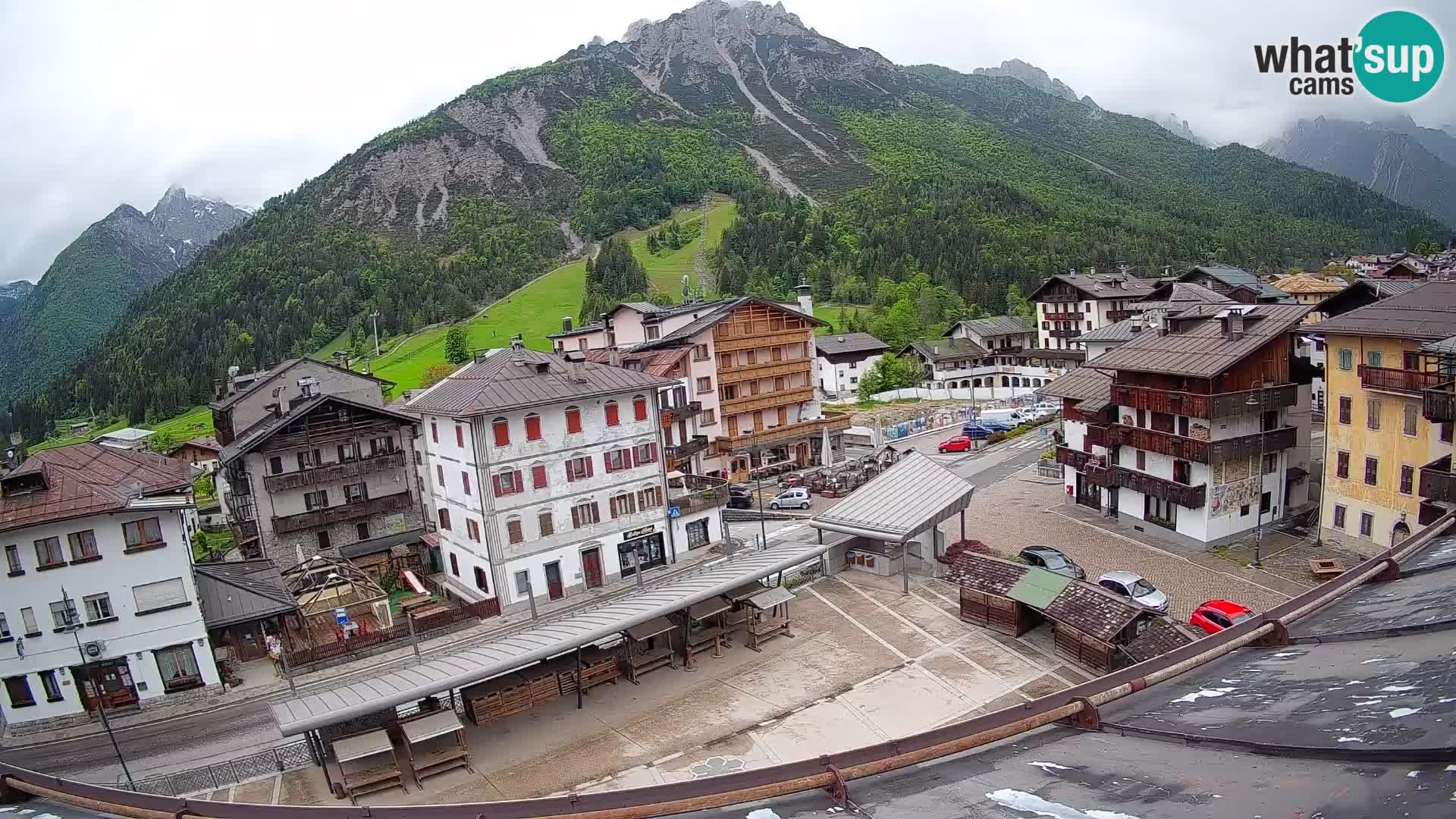 Hauptplatz von Forni di Sopra
