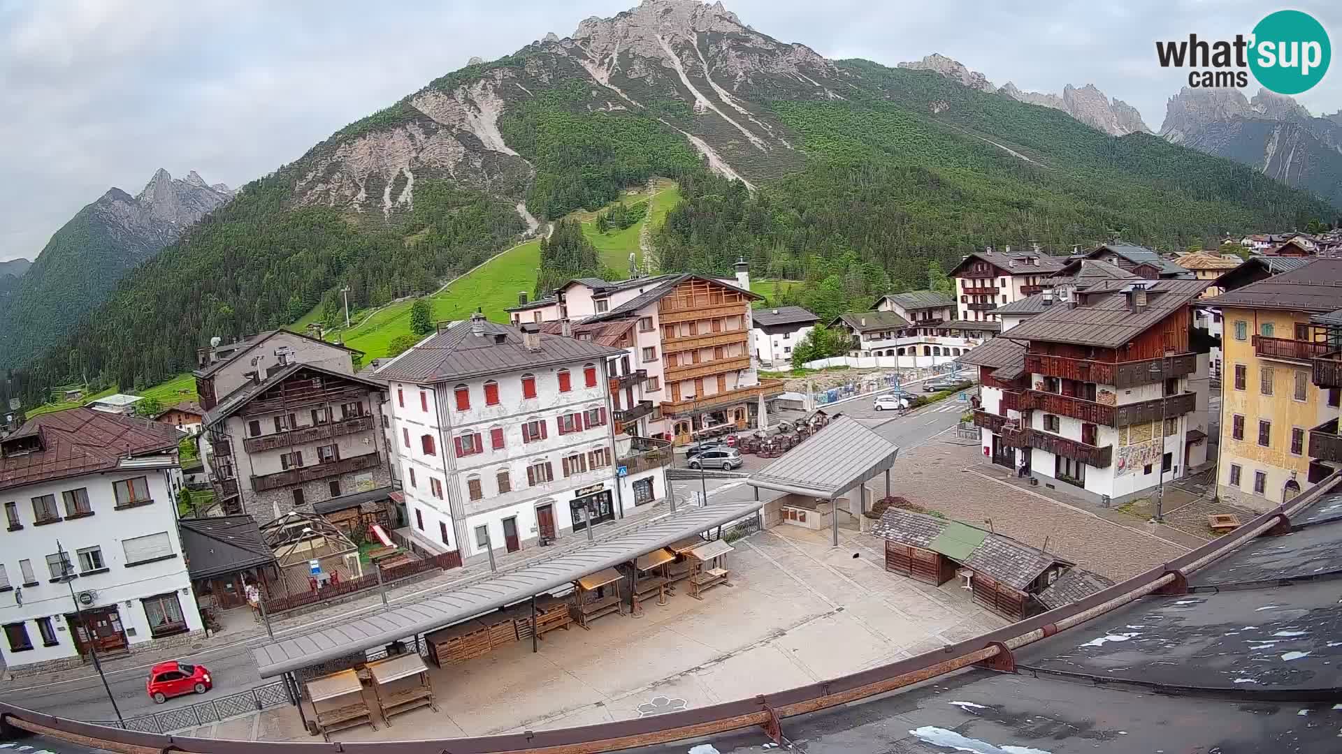 Plaza principal de Forni di Sopra