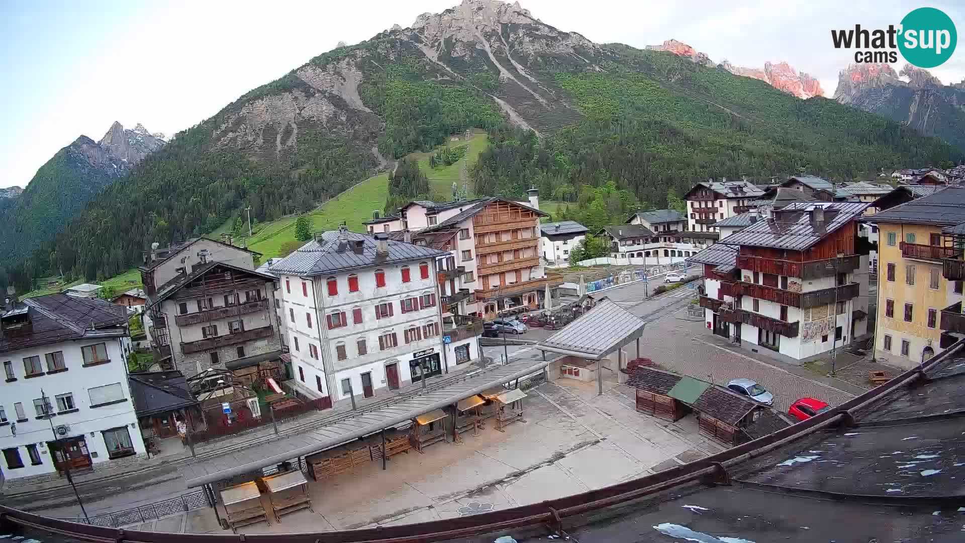 Plaza principal de Forni di Sopra