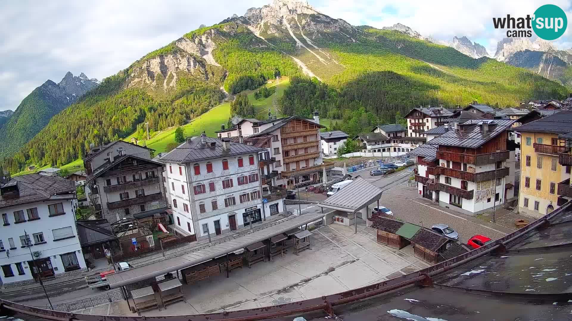 Piazza centrale di Forni di Sopra