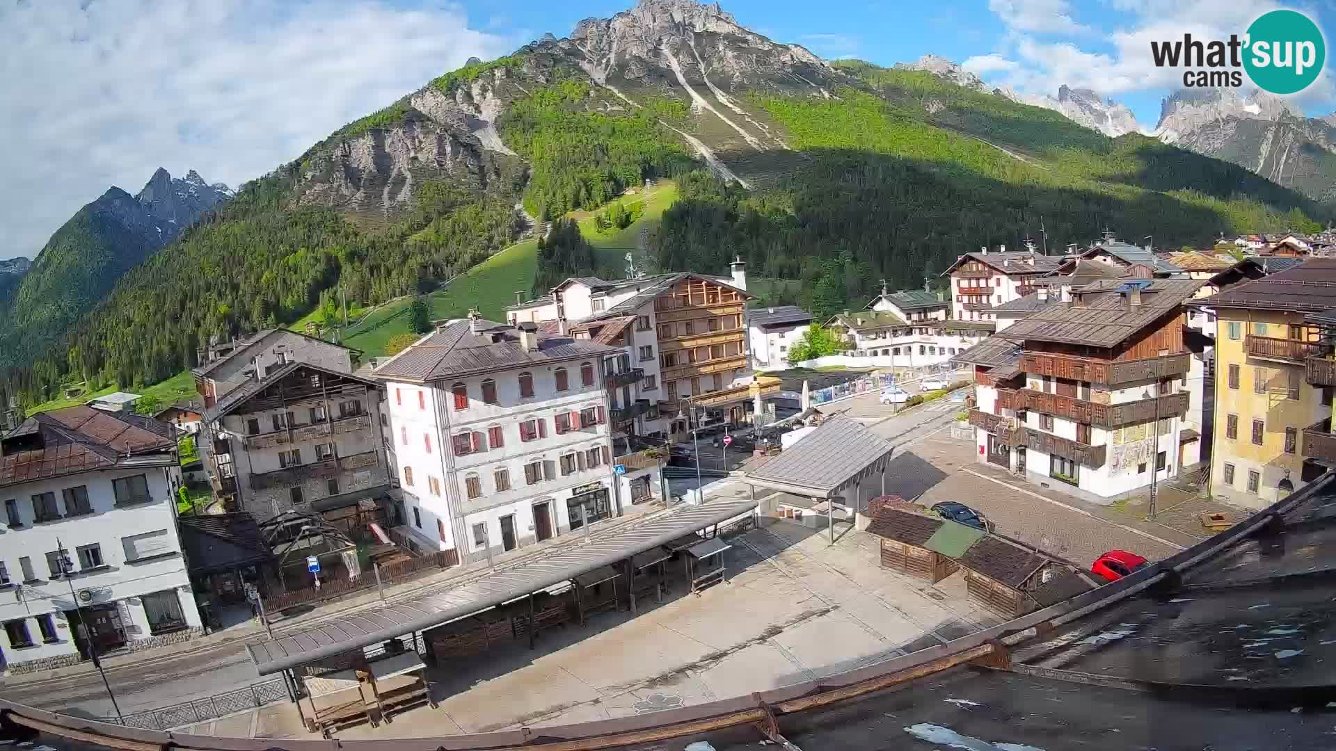 Piazza centrale di Forni di Sopra
