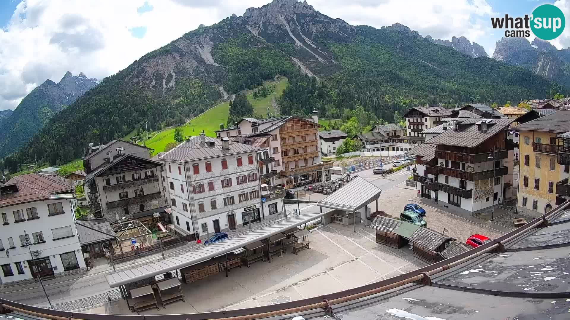 Piazza centrale di Forni di Sopra