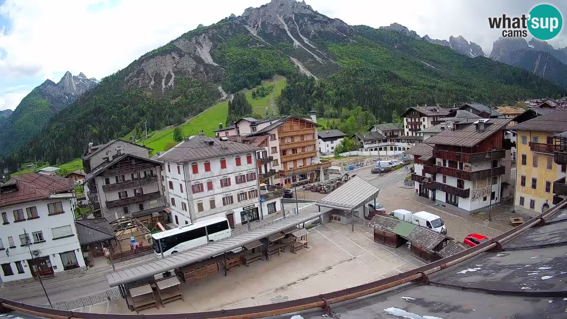 Plaza principal de Forni di Sopra