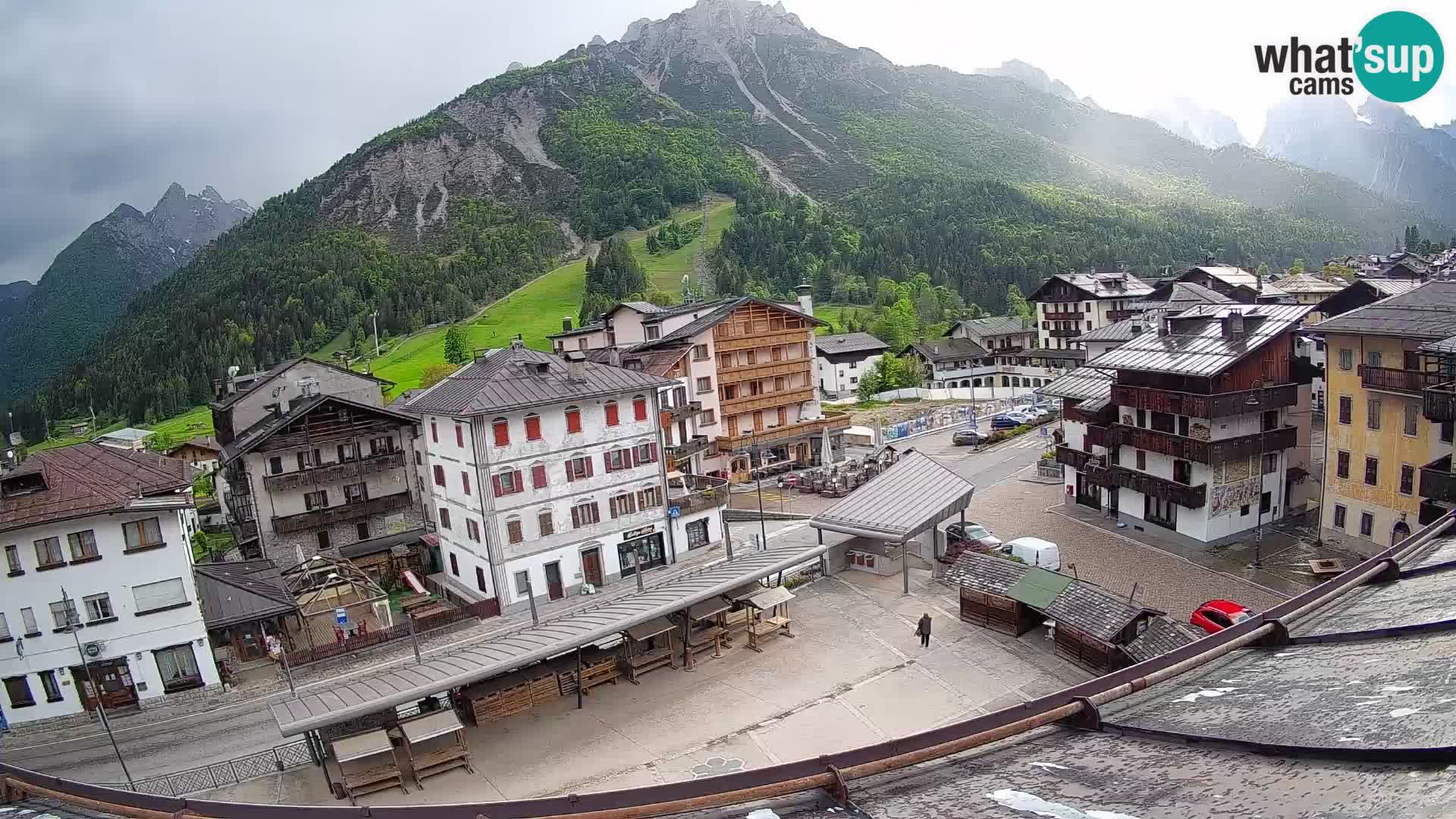 Plaza principal de Forni di Sopra