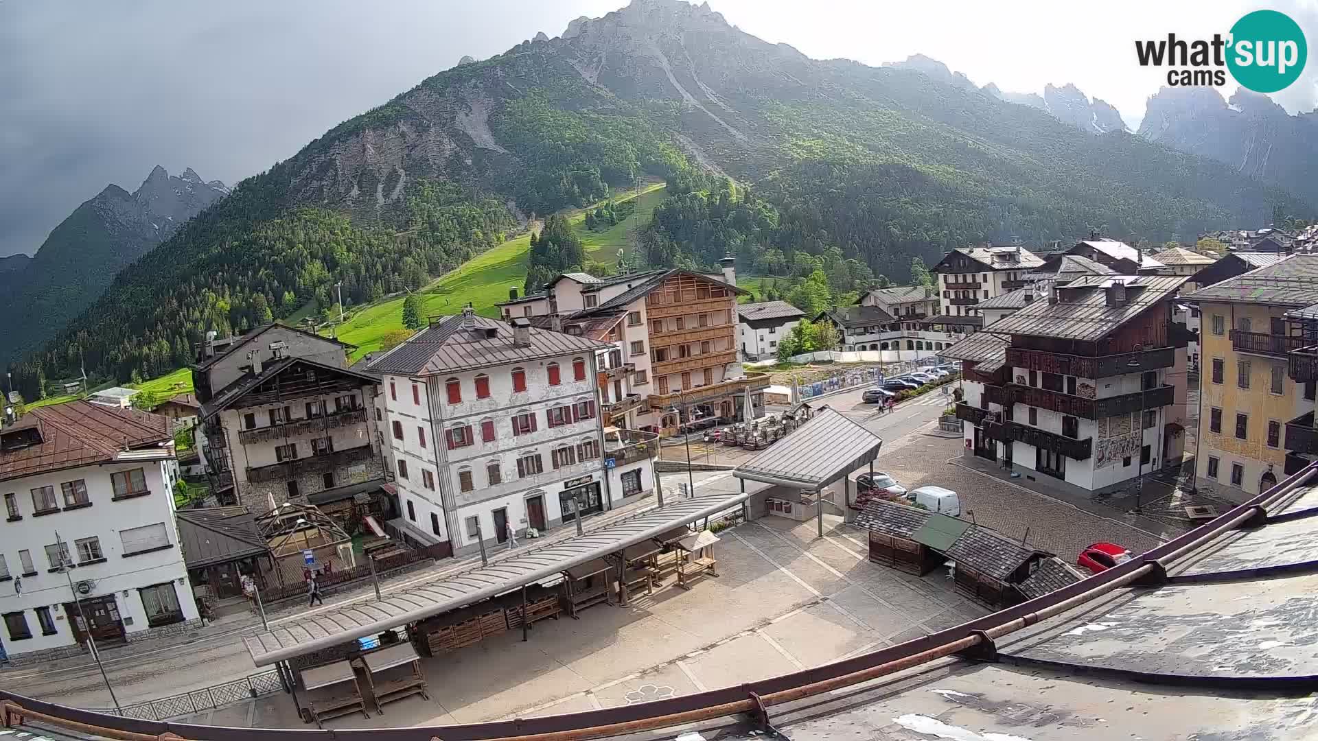 Piazza centrale di Forni di Sopra