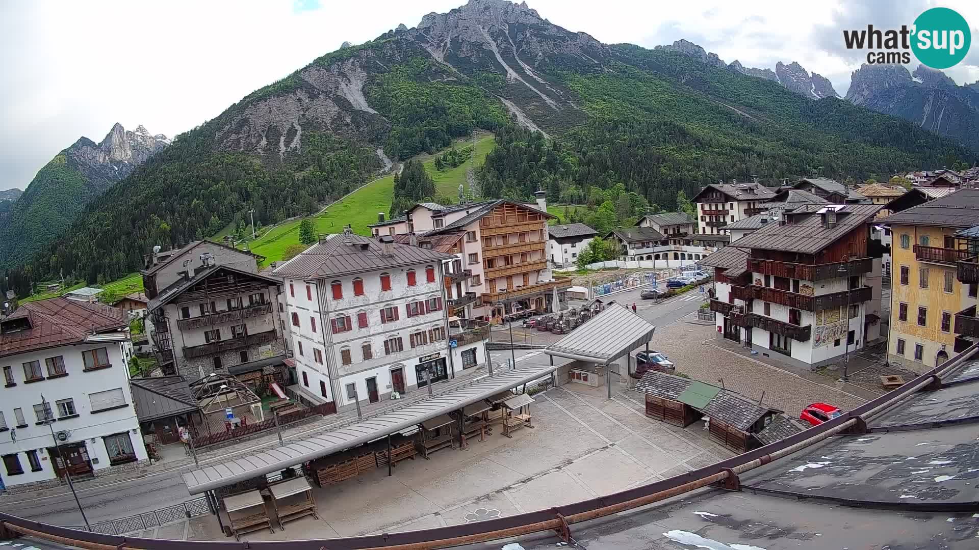 Plaza principal de Forni di Sopra