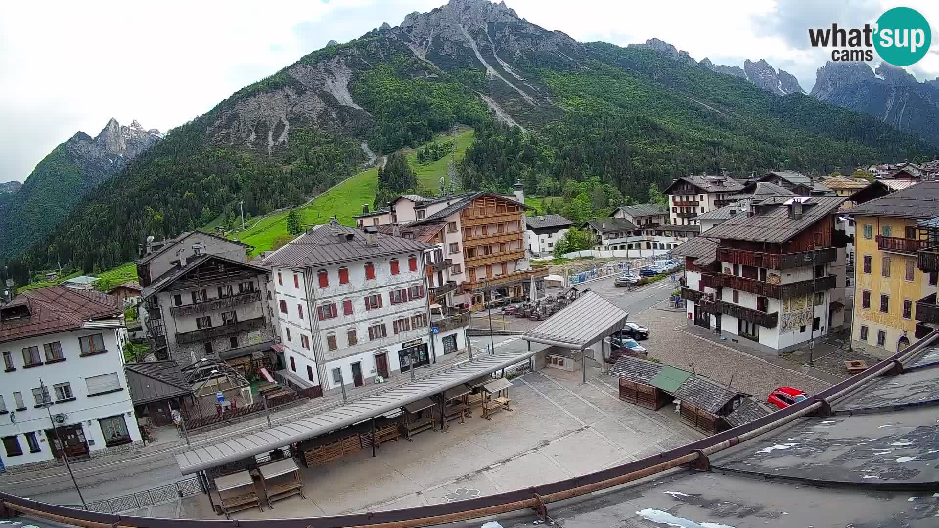 Plaza principal de Forni di Sopra