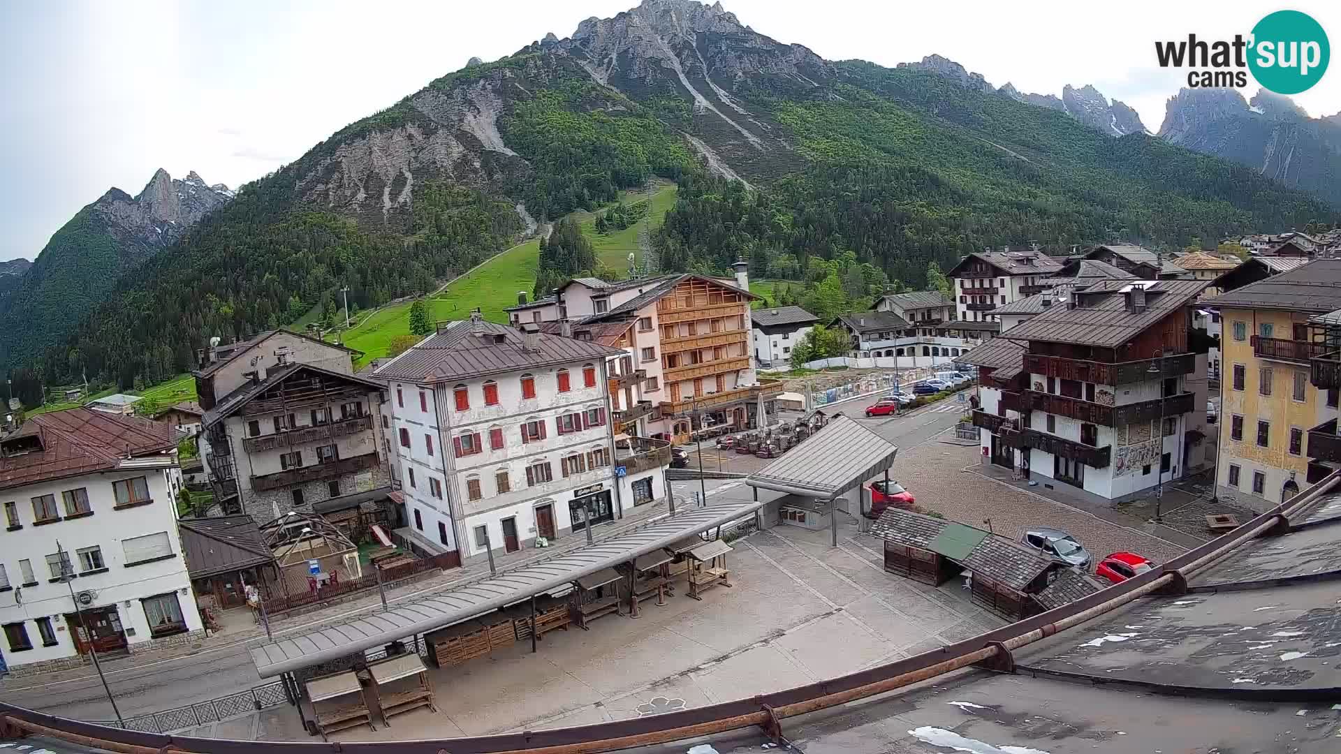 Piazza centrale di Forni di Sopra