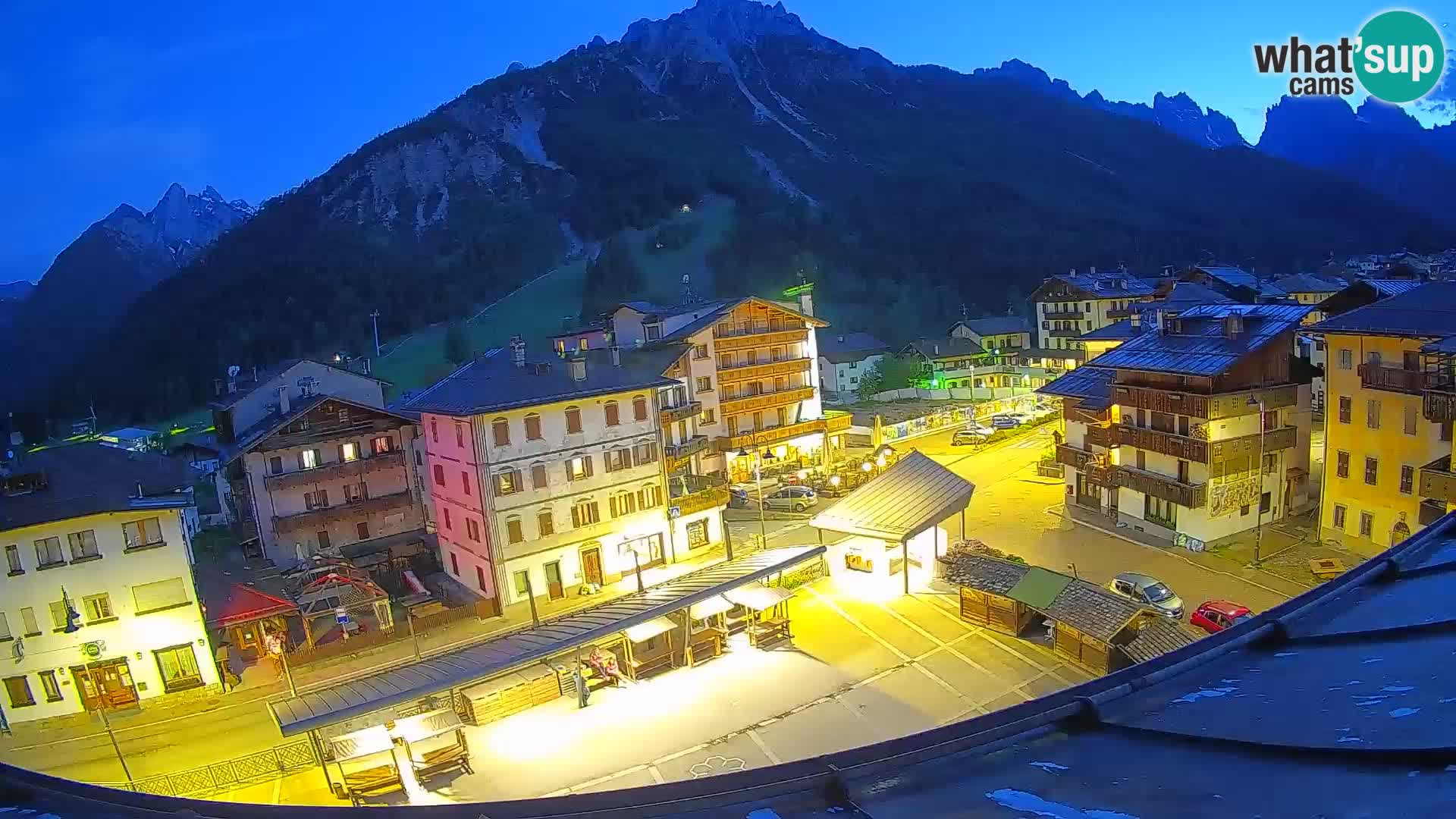 Piazza centrale di Forni di Sopra