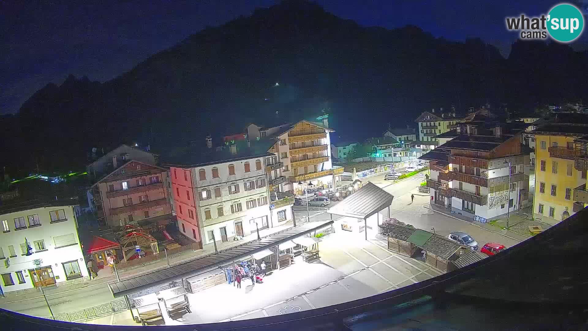 Piazza centrale di Forni di Sopra