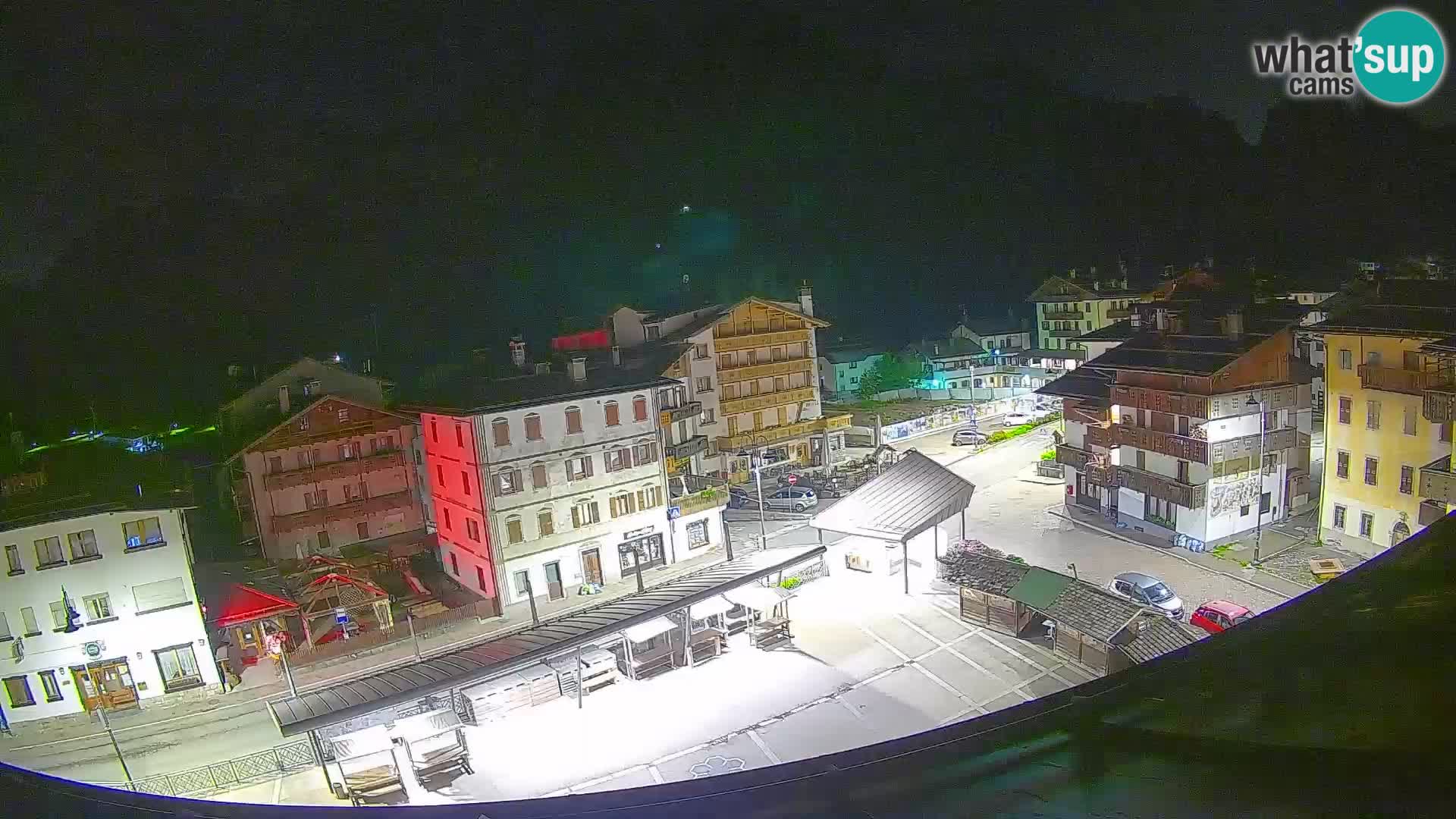 Piazza centrale di Forni di Sopra