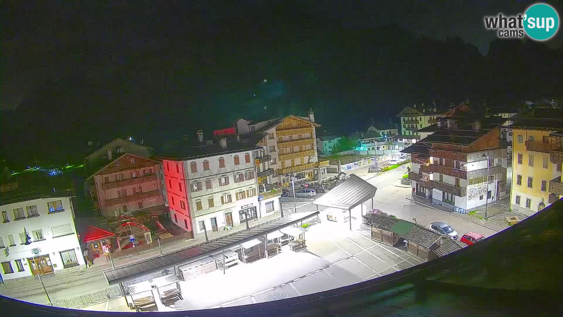 Piazza centrale di Forni di Sopra
