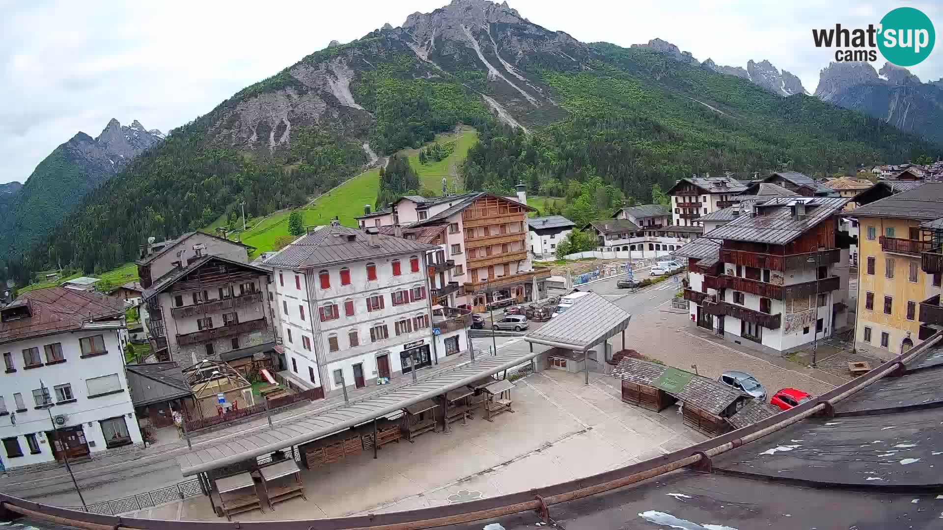 Plaza principal de Forni di Sopra