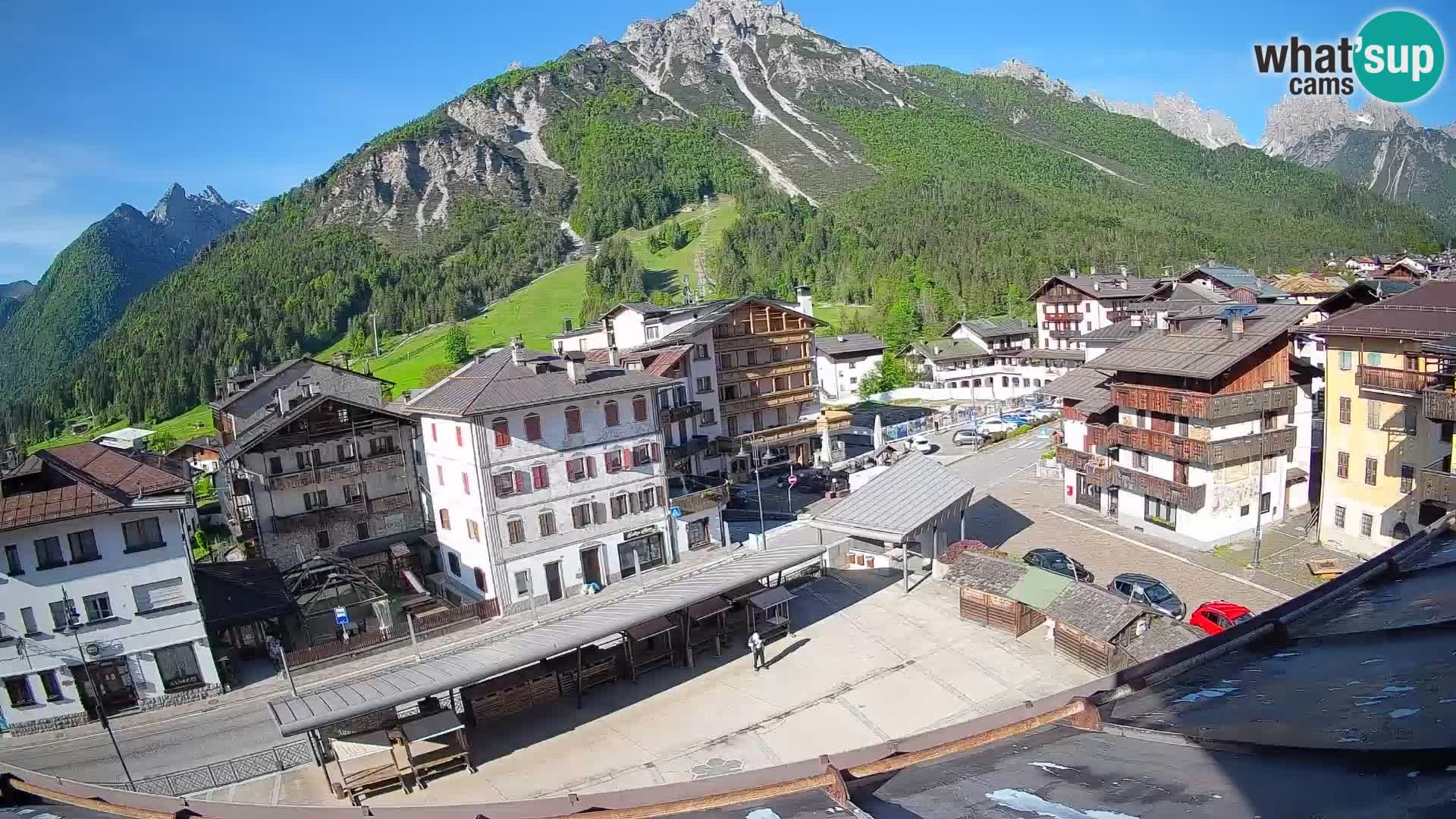 Plaza principal de Forni di Sopra