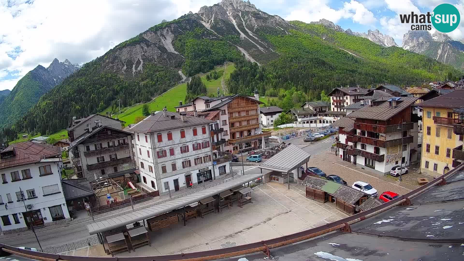 Plaza principal de Forni di Sopra
