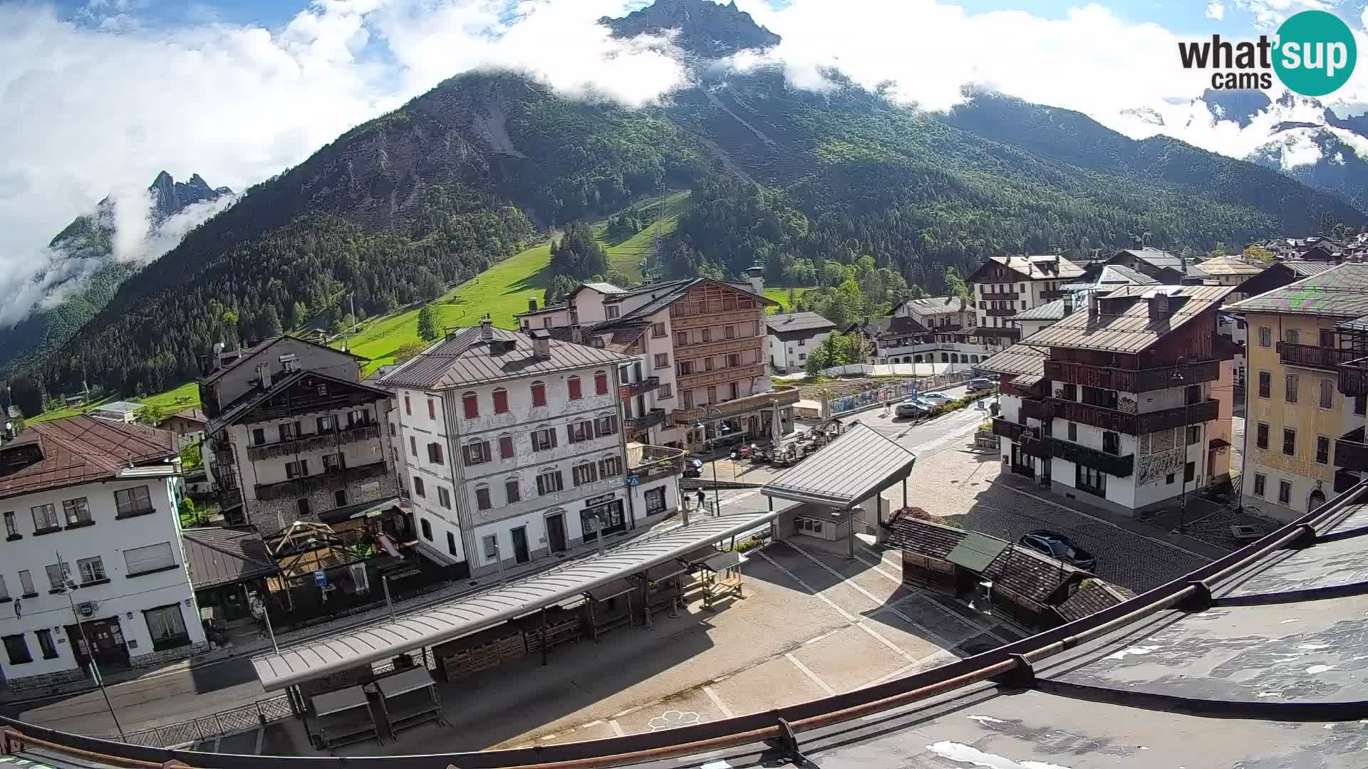 Piazza centrale di Forni di Sopra