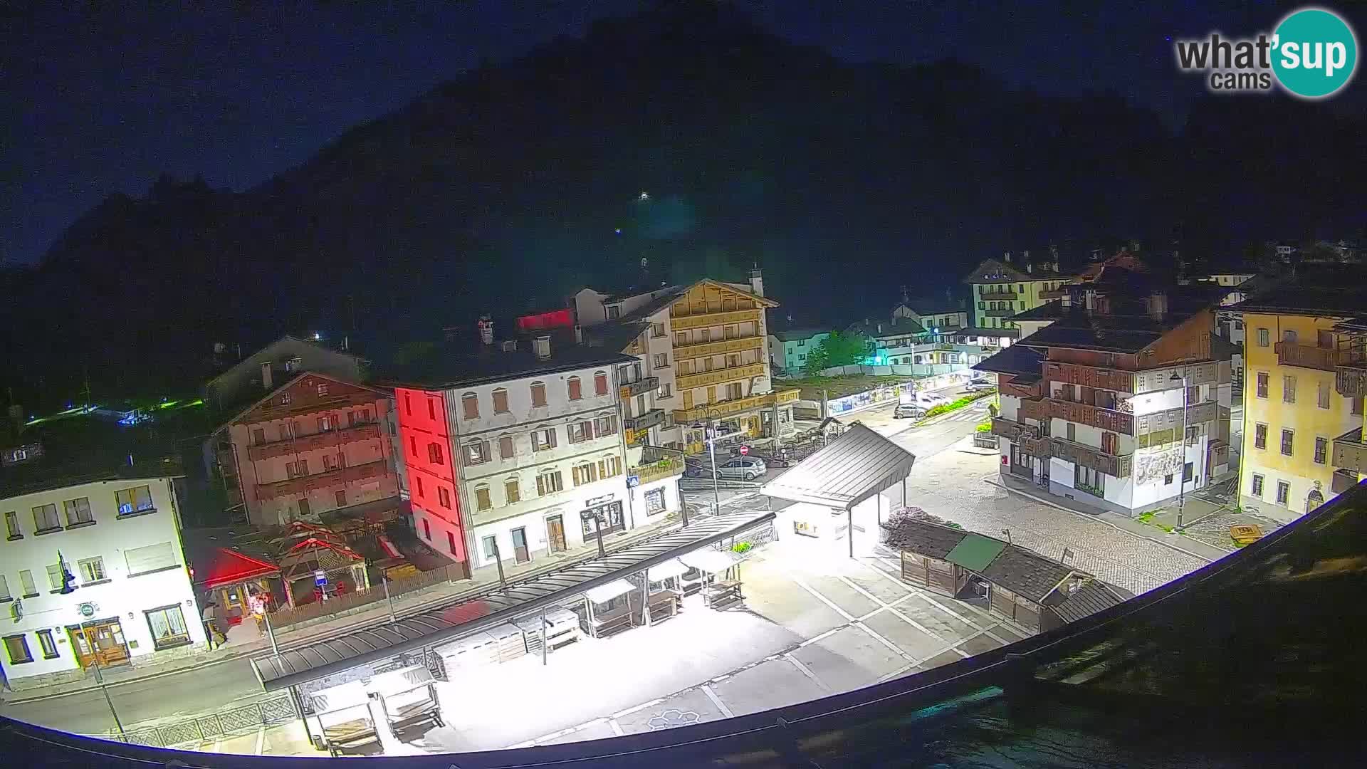 Piazza centrale di Forni di Sopra