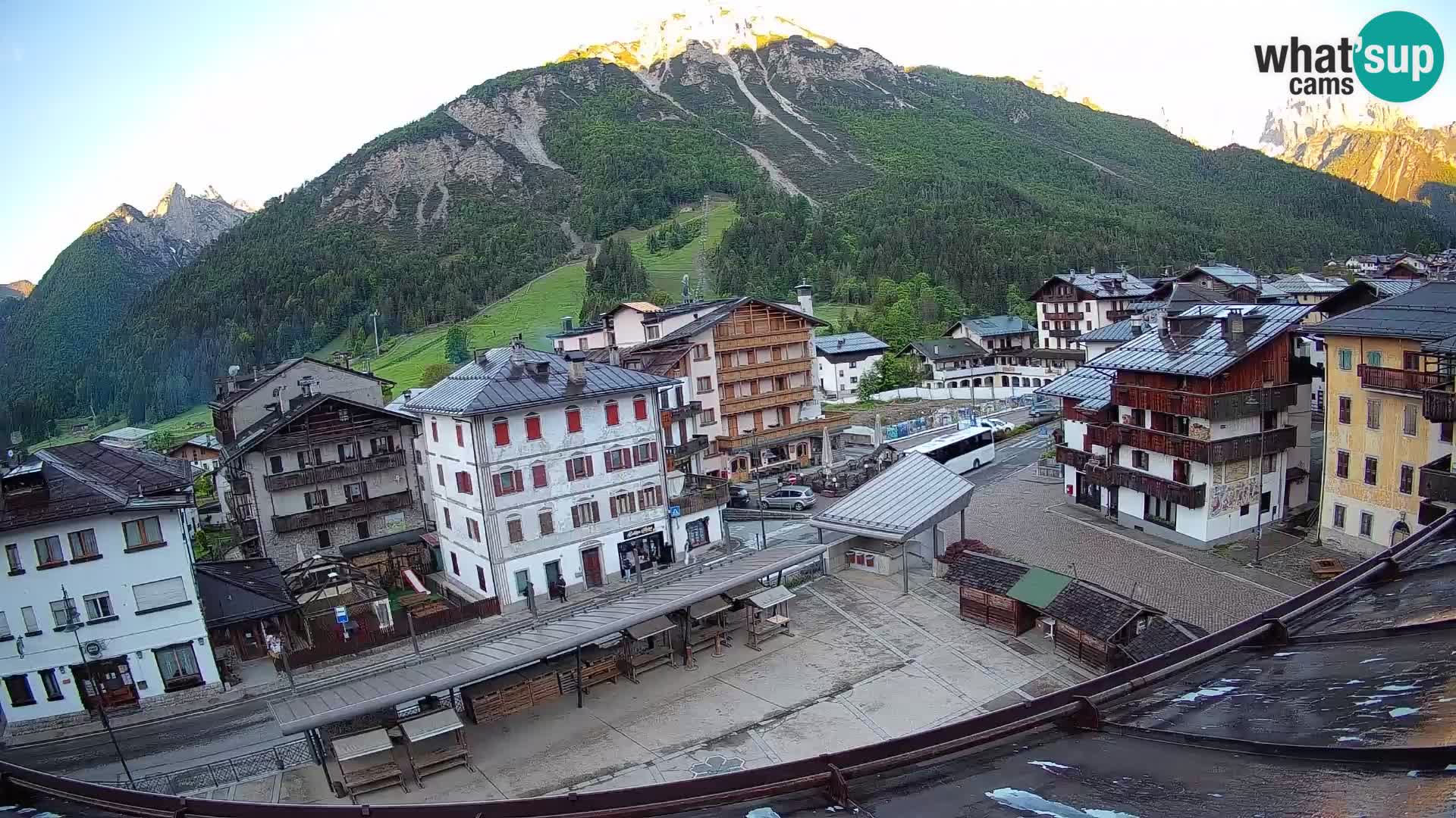 Piazza centrale di Forni di Sopra