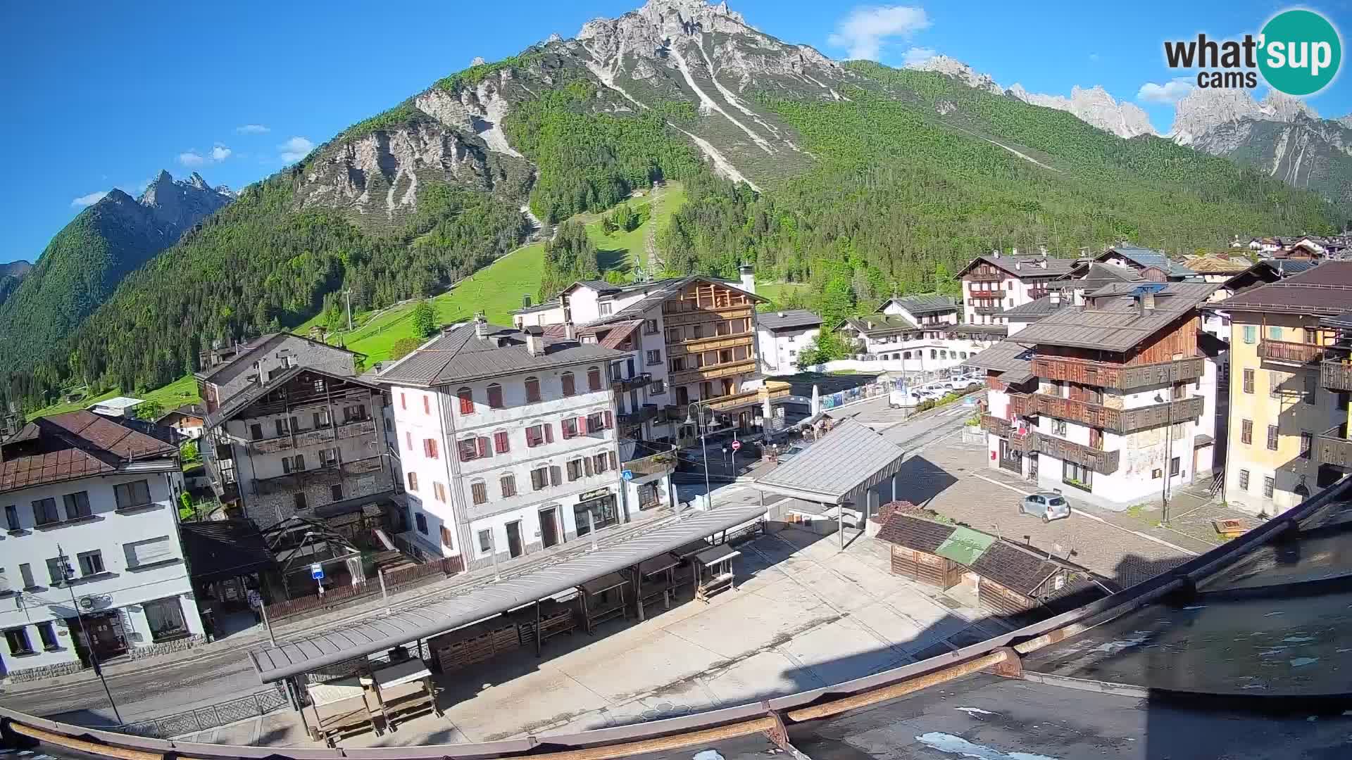 Piazza centrale di Forni di Sopra