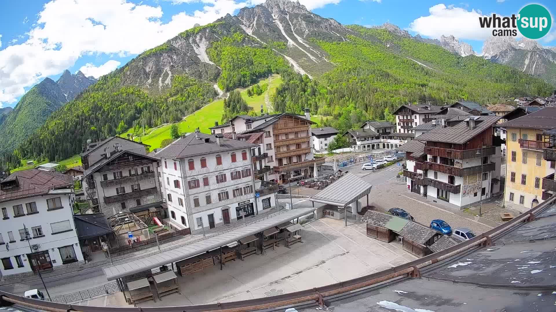 Piazza centrale di Forni di Sopra