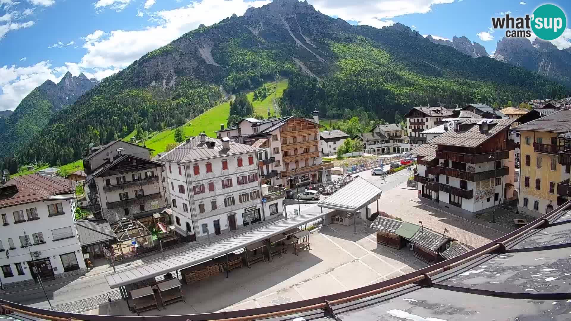 Plaza principal de Forni di Sopra