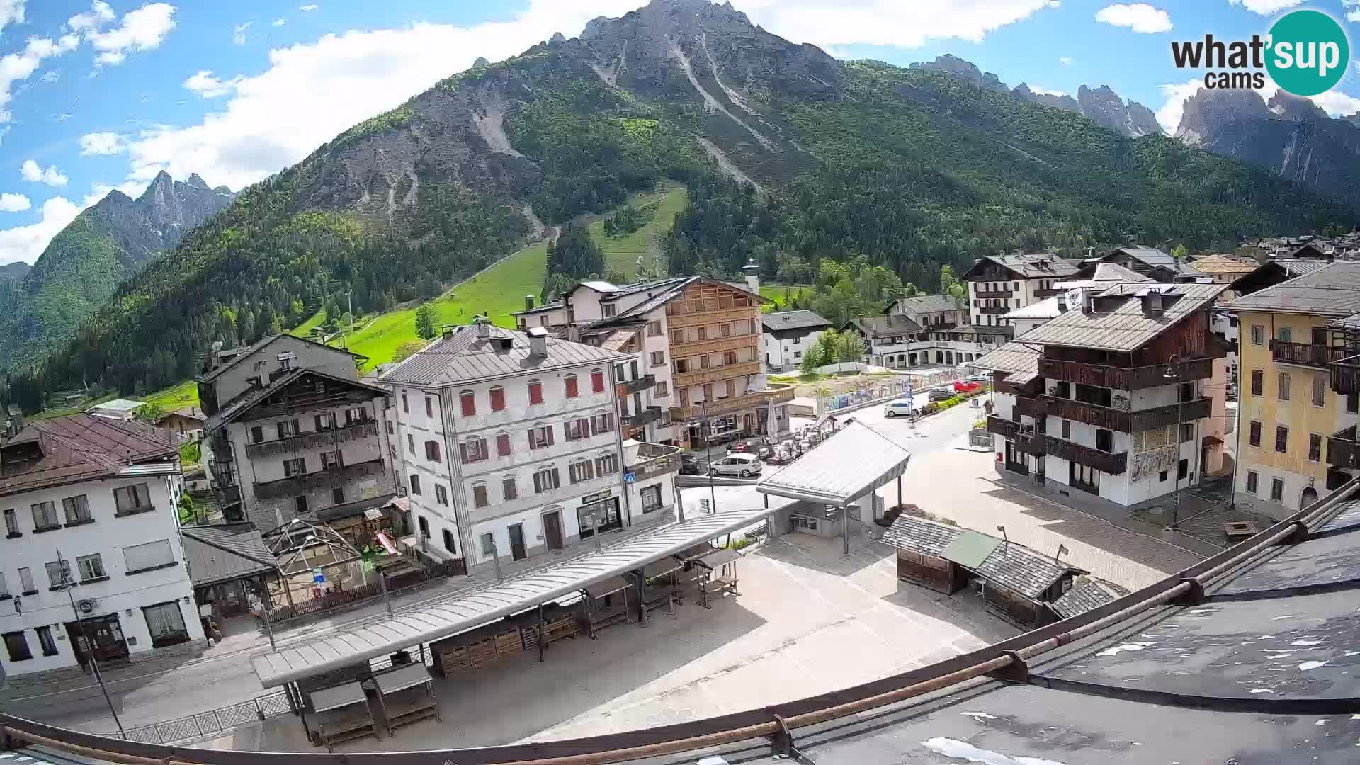 Piazza centrale di Forni di Sopra